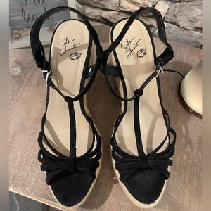 Colin Stuart Black Wedge Sandals Size 10 EUC